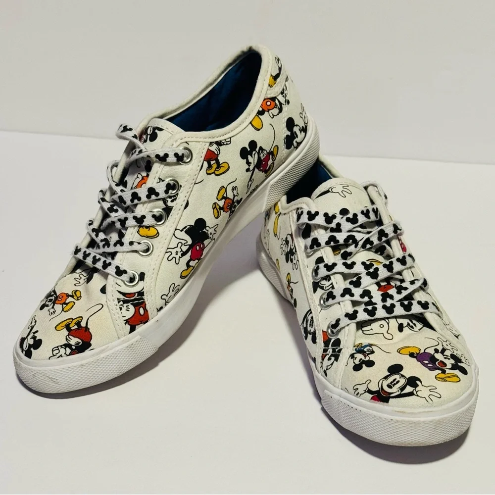 Disney Parks Mickey Mouse Women’s 6 Canvas Tennis Casual Shoes Lace Up Sneakers
